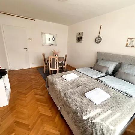 Nejra Apartmán *